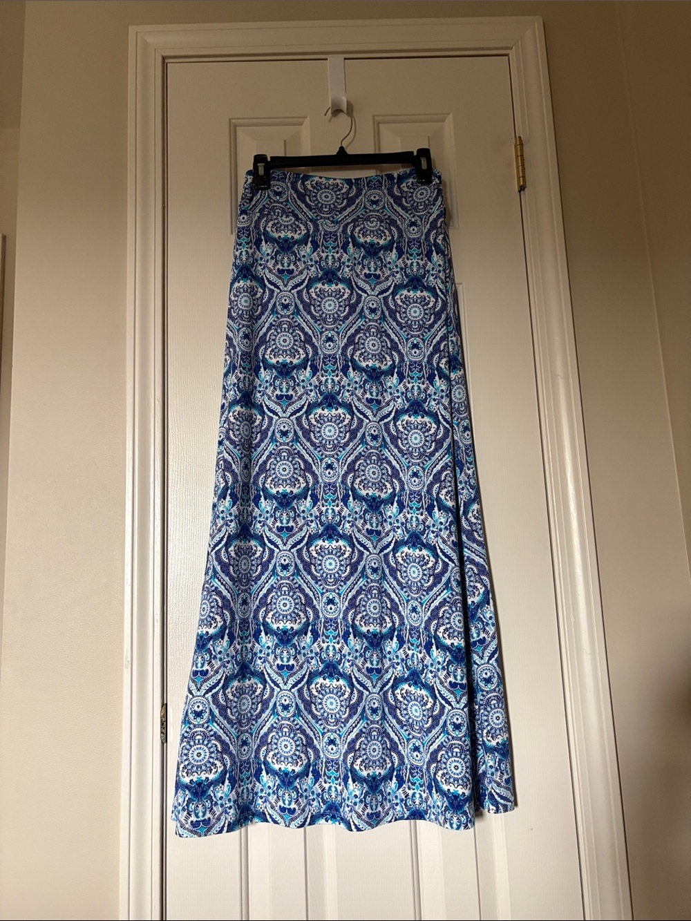Artisan NY Size Small Blue and White Maxi Skirt